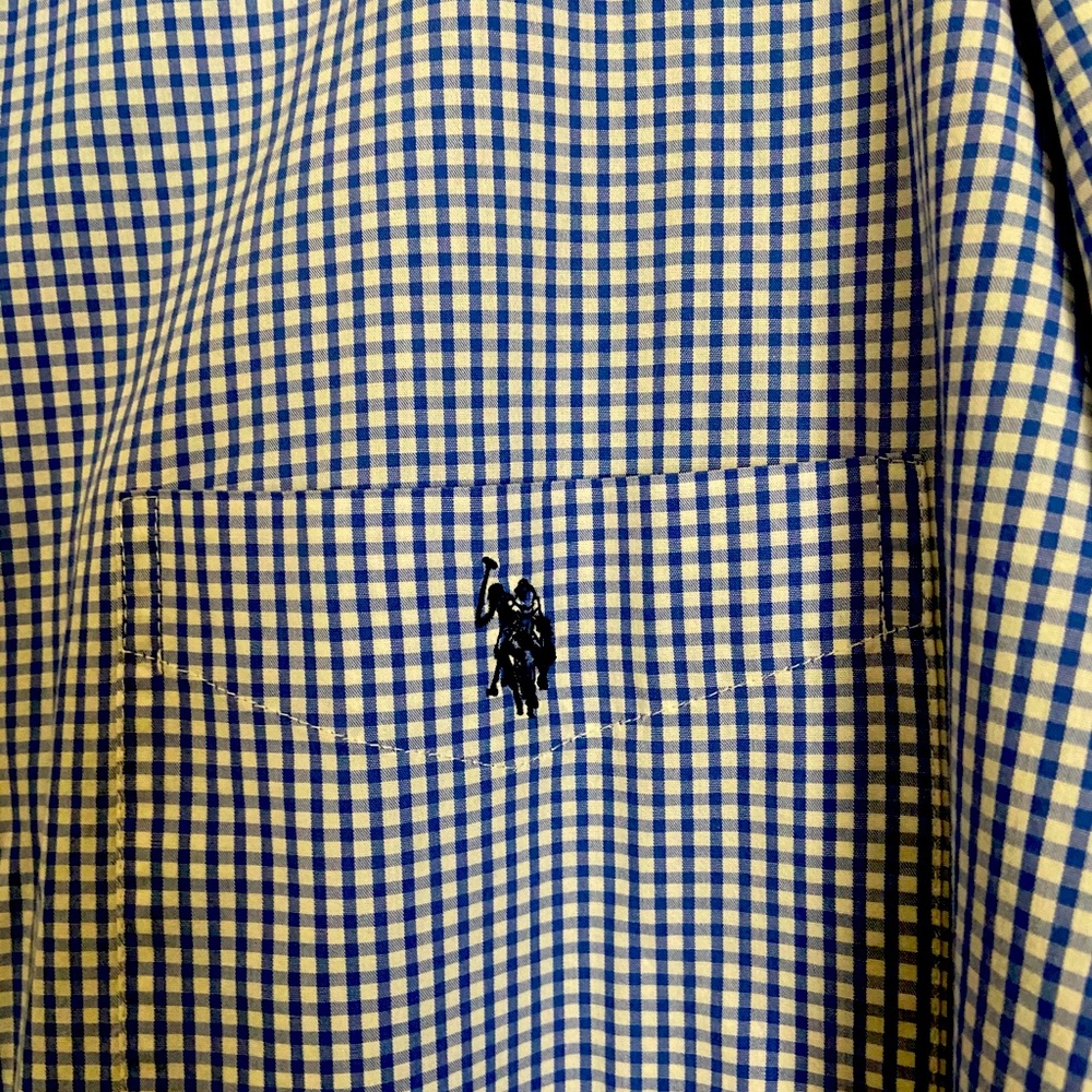 Button down Polo shirt sleeve
